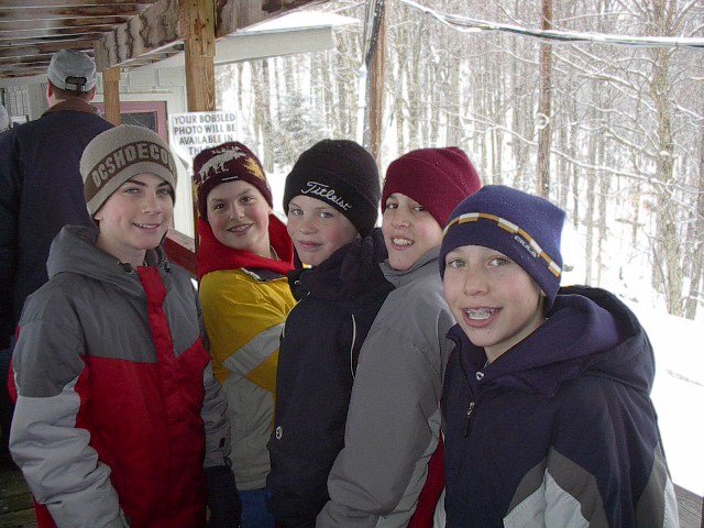 kidsgroup2.jpg (84525 bytes)
